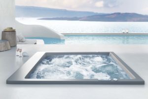 OUTDOOR HYDROMASSAGE WITHOUT GIVING UP DESIGN